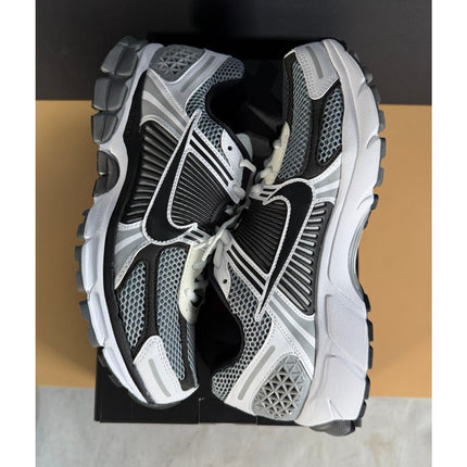 Nike Zoom Vomero 5 SE SP CI1694-001 Men’s Size 10 NIB Sneakers