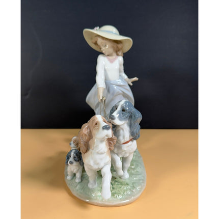 Lladro Privilege Puppy Parade #6784 Porcelain Figurine with Box