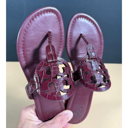 Tory Burch Miller Thong Sandals Claret Burgundy Croc Emboss Women's 6.5 NIB
