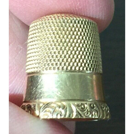 19th Century Simons Brothers 14K Gold Thimble #9 Fleur de Lis Pattern w/ Case