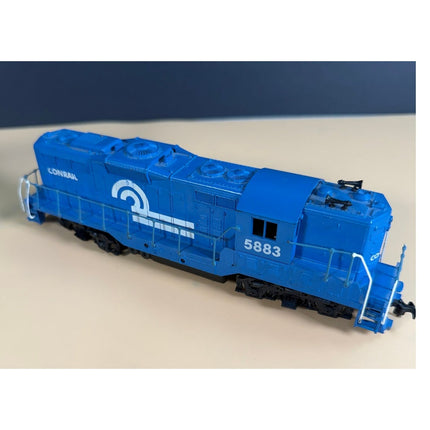 Spectrum HO Scale EMD GP30 Diesel Locomotive Canadian Pacific Train 8200 82018