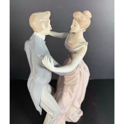 Lladro Anniversary Waltz Dance #1732 Porcelain Figurine