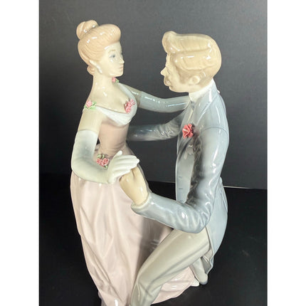 Lladro Anniversary Waltz Dance #1732 Porcelain Figurine