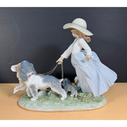 Lladro Privilege Puppy Parade #6784 Porcelain Figurine with Box