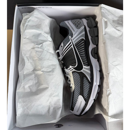 Nike Zoom Vomero 5 SE SP CI1694-001 Men’s Size 10 NIB Sneakers
