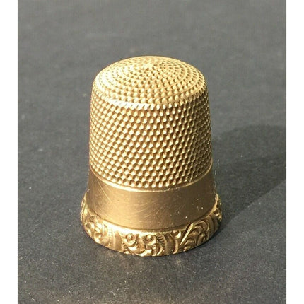 19th Century Simons Brothers 14K Gold Thimble #9 Fleur de Lis Pattern w/ Case