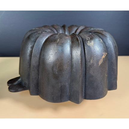 J.C. Roberts Bedford PA Cast Iron Bundt Cake Pan 11.5" Vintage Mold