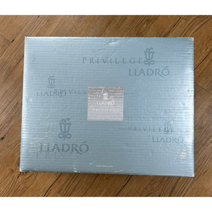 Lladro Privilege Puppy Parade #6784 Porcelain Figurine with Box