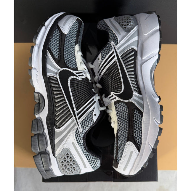 Nike Zoom Vomero 5 SE SP CI1694-001 Men’s Size 10 NIB Sneakers