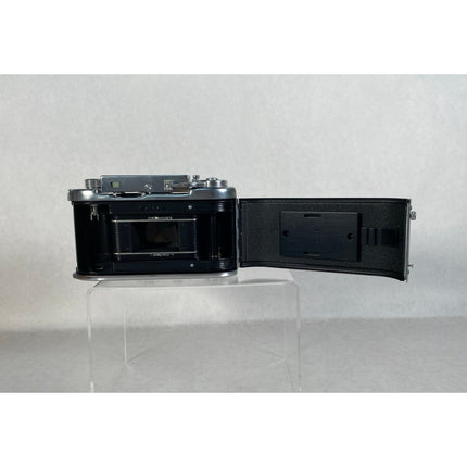 Akarex Rangefinder Camera – Schneider-Kreuznach Zenon 1:2/50 – Serviced