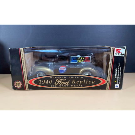 Golden Wheel 1940 Ford Pepsi-Cola Delivery Truck 1:18 Diecast Model OB
