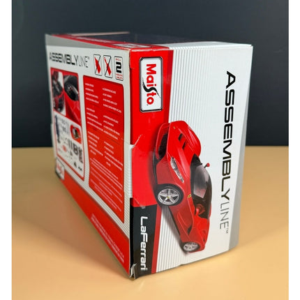 Maisto Red Ferrari LaFerrari 1/24 Assembly Line Diecast Model Kit
