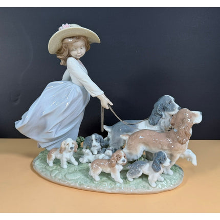 Lladro Privilege Puppy Parade #6784 Porcelain Figurine with Box