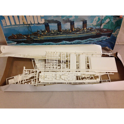 Vintage 1976 Revell RMS Titanic 1/570 Scale Model Kit – H-445