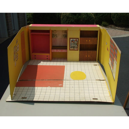 1962 Barbie’s Dreamhouse with Furniture #816