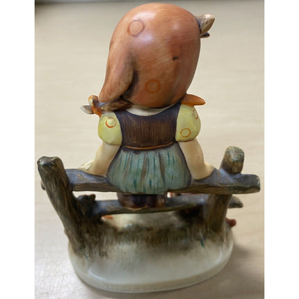 Goebel Hummel Girl Figurine #112/1 TMK-2 – "Just Resting"