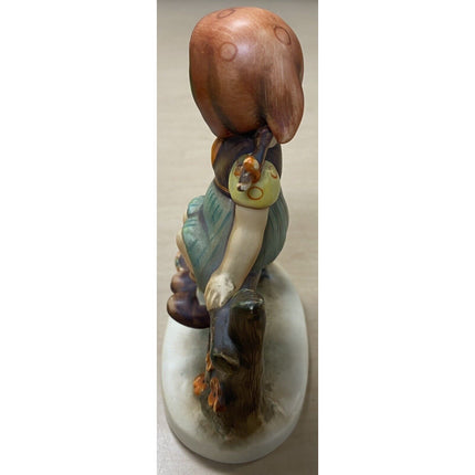 Goebel Hummel Girl Figurine #112/1 TMK-2 – "Just Resting"