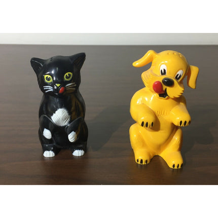 Vintage F&F Cat & Dog Salt & Pepper Shakers Plastic w/ Stoppers