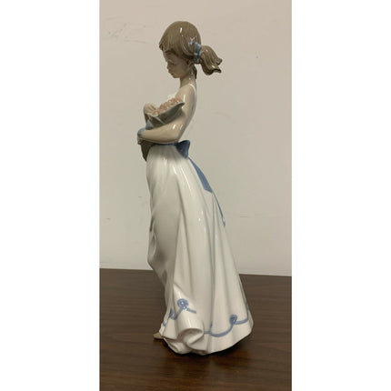 NAO by Lladro "Spring Petals" Figurine – 2000 Porcelain Spain, 11.5"
