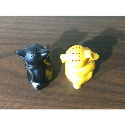 Vintage F&F Cat & Dog Salt & Pepper Shakers Plastic w/ Stoppers