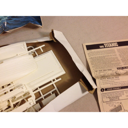 Vintage 1976 Revell RMS Titanic 1/570 Scale Model Kit – H-445