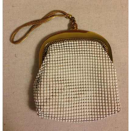 Vintage Whiting & Davis White Mesh Coin Purse Goldtone Frame w/ Wrist Strap USA