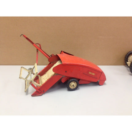 VTG 1950s Tru Scale Tractor & Combine Set – Die Cast & Pressed Steel Red/White