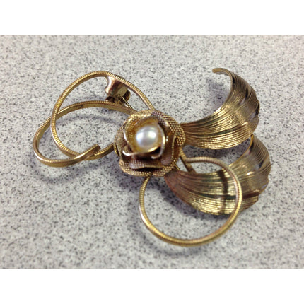 Vintage Retro Swirl Gold Tone and Faux Pearl Pin – Brooch / Pendant