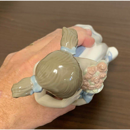 NAO by Lladro Spring Petals Figurine 2000 Porcelain Spain 11.5"