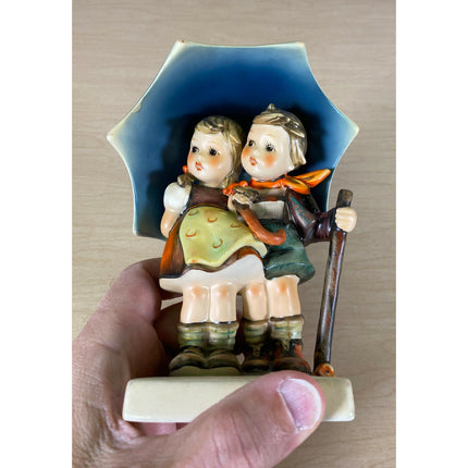 Hummel Goebel Stormy Weather #71 TMK4 Figurine – Boy & Girl Under Umbrella 6”